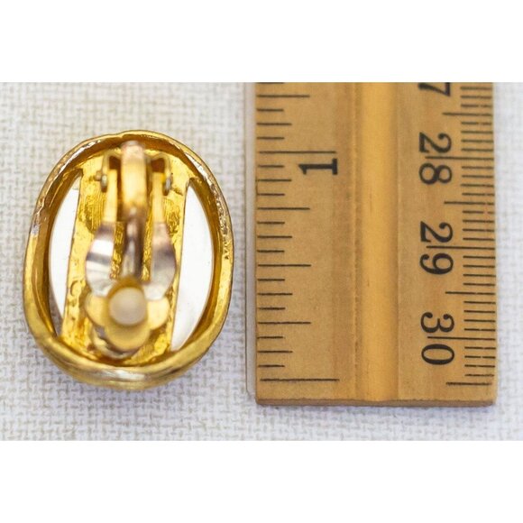 Vintage Chunky Faux Pearl Clip On Earrings - J1 - Picture 3 of 3